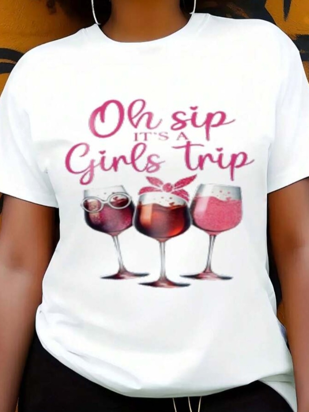 Women's 'Oh Sip It's a Girls Trip' White Graphic Tee Size L